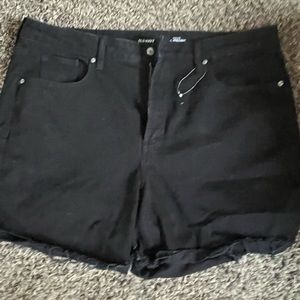 Black Jean shorts Old Navy